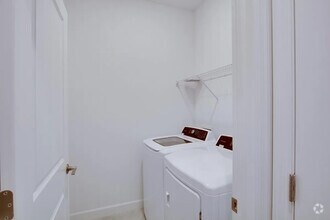 Building Photo - 5512 Sapphire Stone Cv