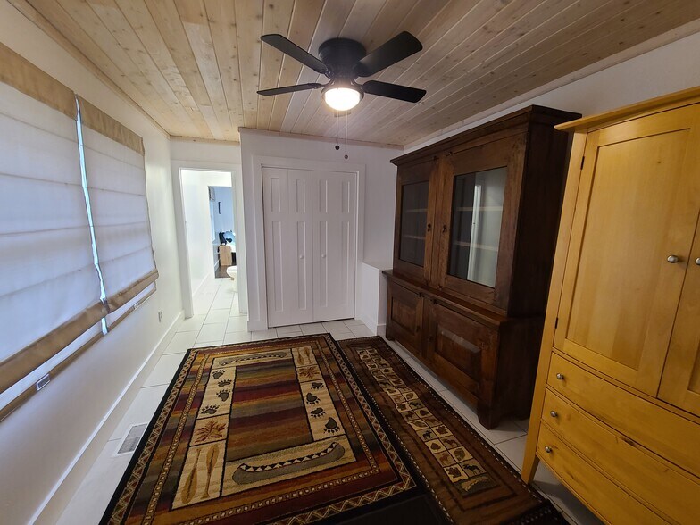 Bonus Room - 34 Hillside St