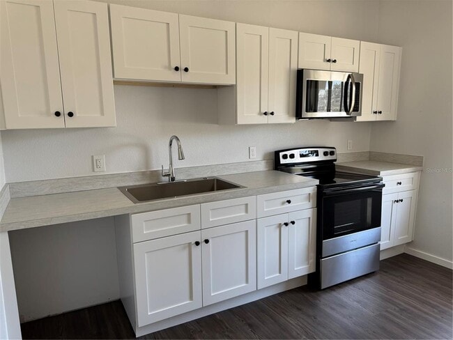 Building Photo - 412 S 6th St