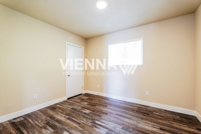 Building Photo - 500 4th St