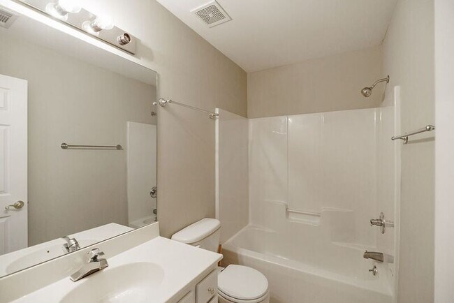 Building Photo - 101 Wood Lake Dr