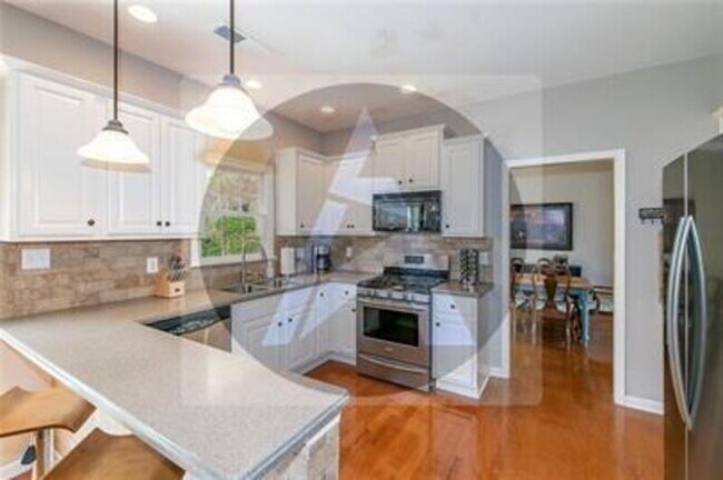 Building Photo - 513 Millside Tr
