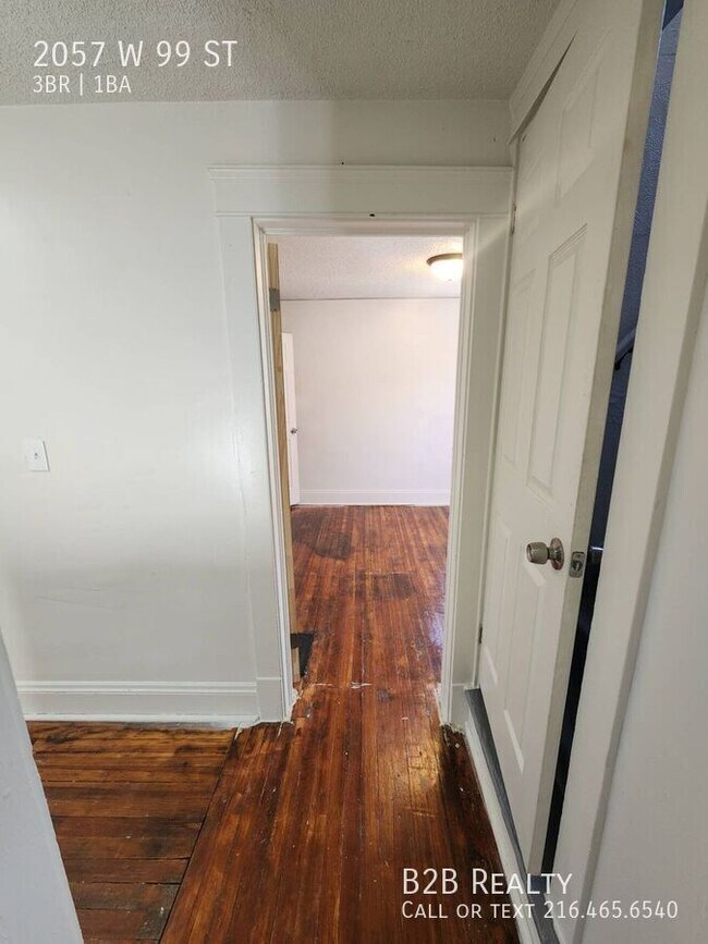 Building Photo - 2057 W 99th St