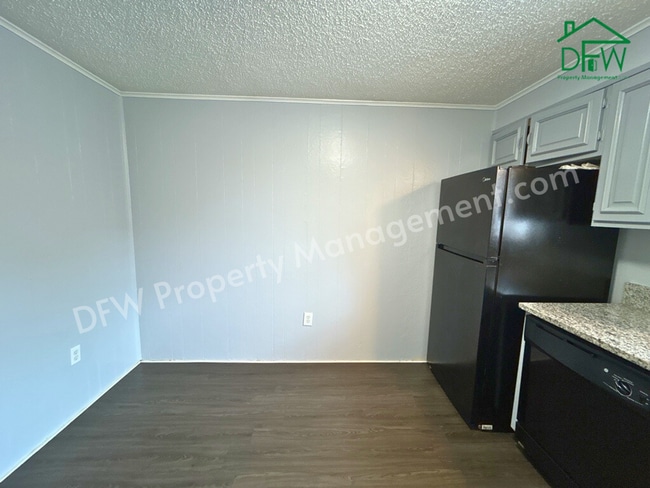 Building Photo - 1603 Voirin Rd