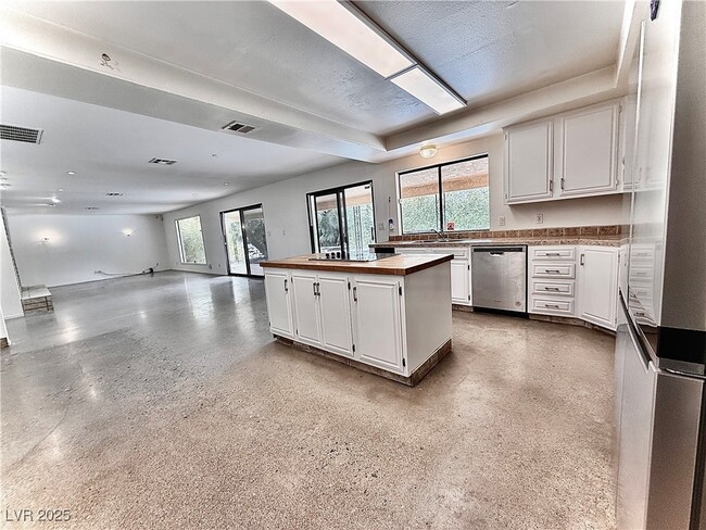 Building Photo - 3115 Duneville St