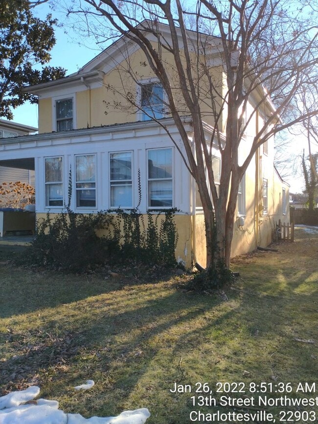 Building Photo - Heart of UVA 13th St  4 BR, 2.5  Bath house within walking distance of UVA