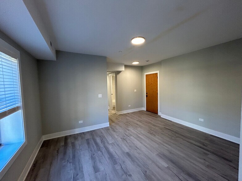 Building Photo - 1131 Oak Ave