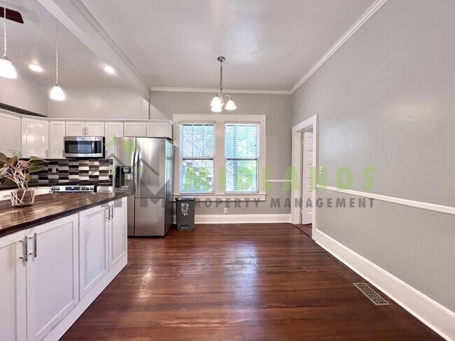 Building Photo - 2417B Clark Street