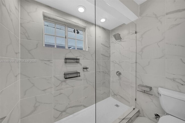 Building Photo - 15010 NE 7th Ave