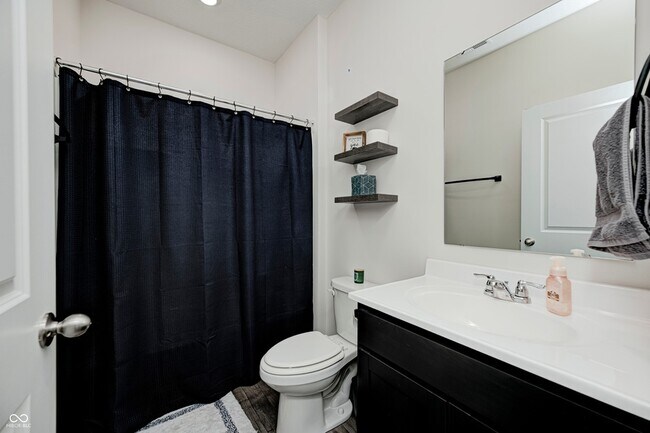 Building Photo - 2214 Warbler St