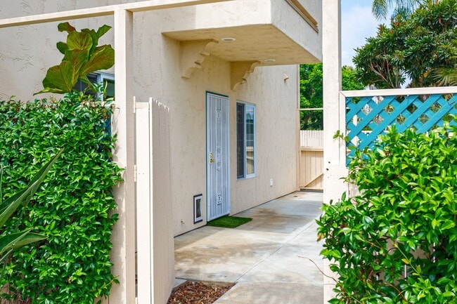 Building Photo - Fire Mountain 1 Bedroom with Private Patio