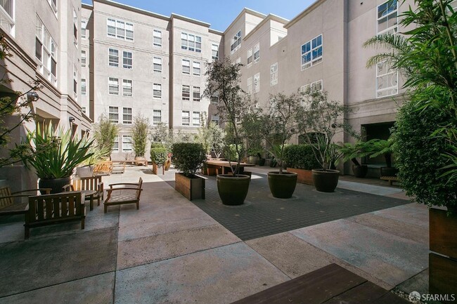 Building Photo - 821 Folsom St