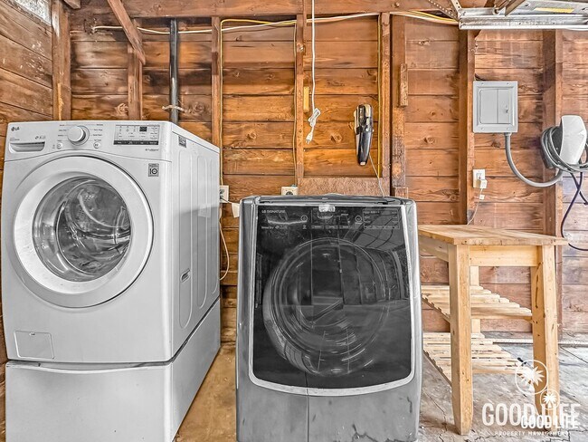 Building Photo - Beautiful Spanish Revival 3BR Home with Spacious Yard!