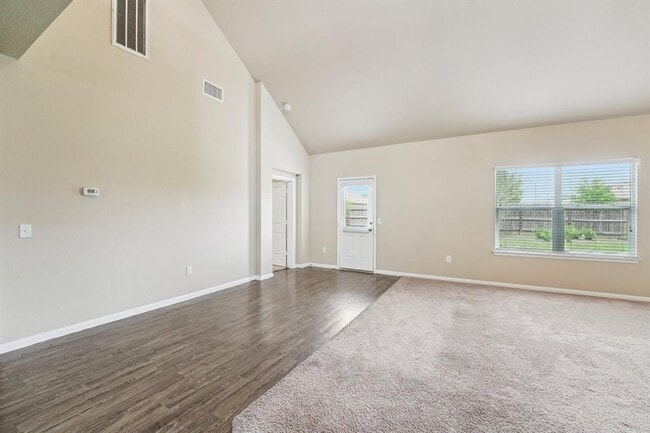 Building Photo - 223 Camellia Dr