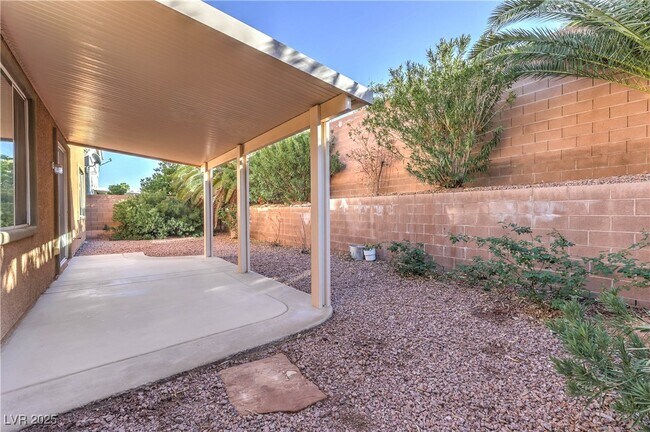 Building Photo - 121 Pettswood Dr