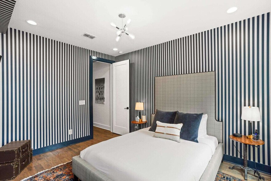 Building Photo - 776 E Argyle Ave