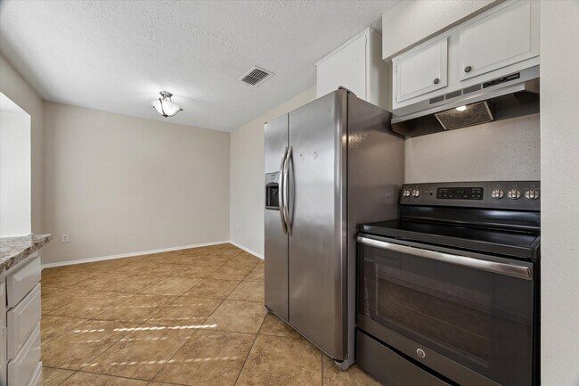 Building Photo - 17134 Barcelona Dr