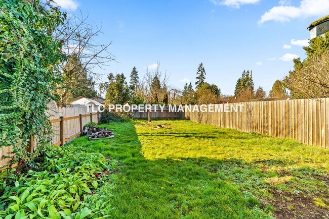 Building Photo - 717 S 2nd St