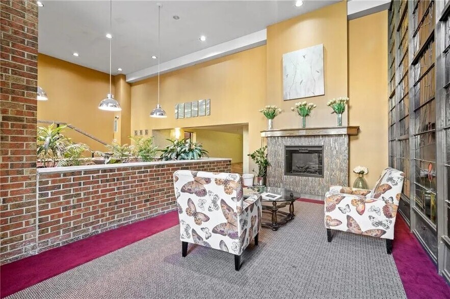 Building Sitting area - 5 Bayard Rd