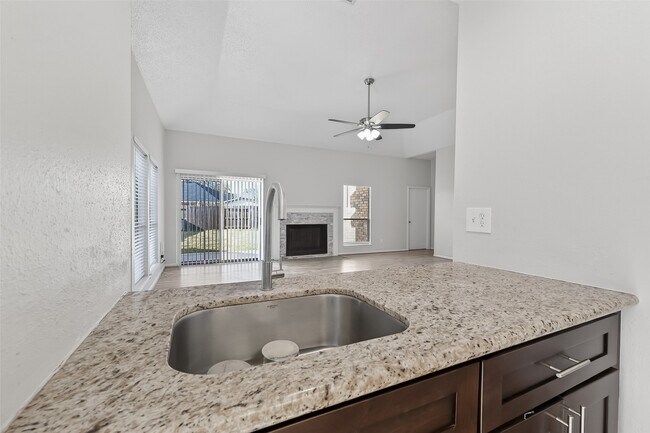 Building Photo - 3126 Lakefield Way