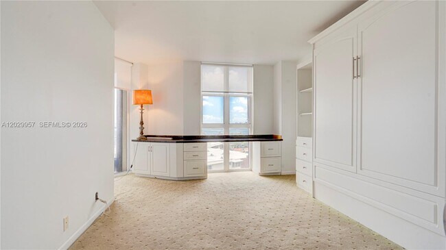Building Photo - 4000 Towerside Terrace