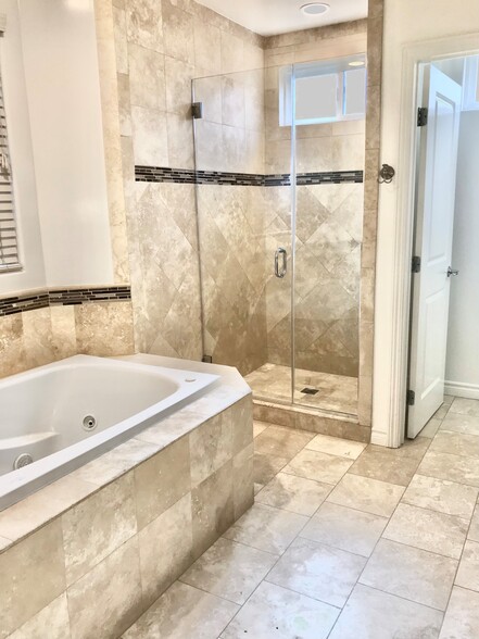 Master Bath - 206 S Lucia Ave