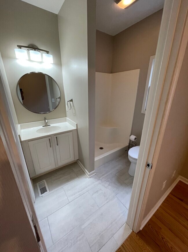 Downstairs full bath - 33 Cherokee Ridge Ct