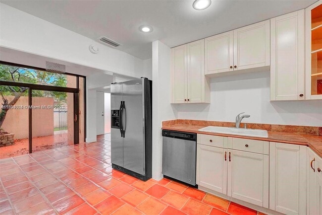 Building Photo - 20908 Leeward Ct