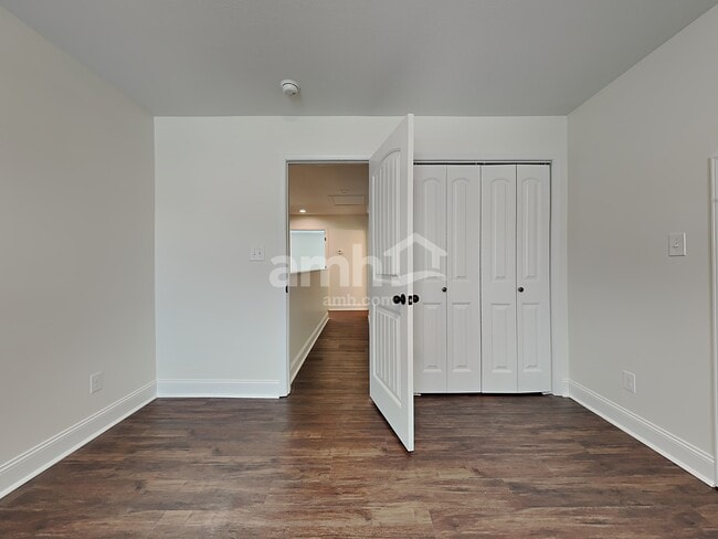 Building Photo - 7211 Deer Springs Way