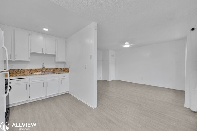 Building Photo - 9200 Harness St