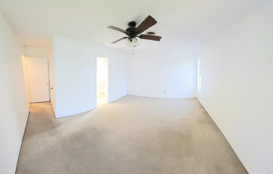 Private Master Suite with Walk-In Closet & Renovated Bathroom Enjoy the comfort of a spacious room. - 1301 La Paloma St