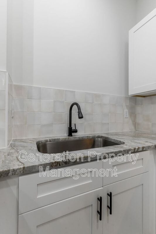 Building Photo - 1124 Garfield St