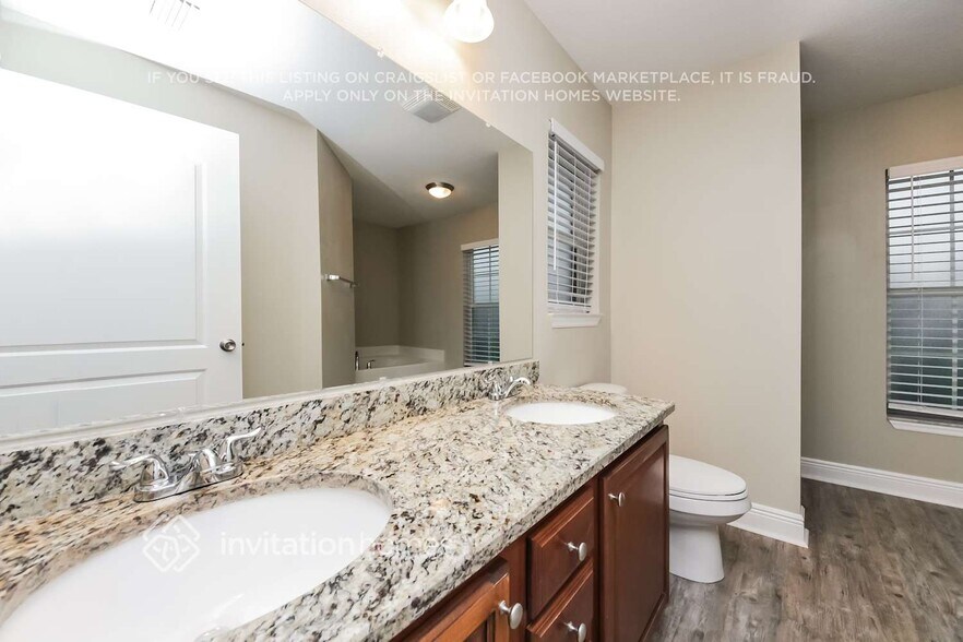 Building Photo - 1297 Alaqua Way