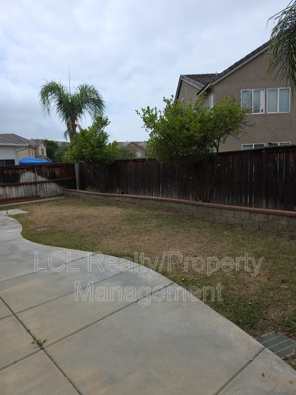 Building Photo - 1737 Dobell St