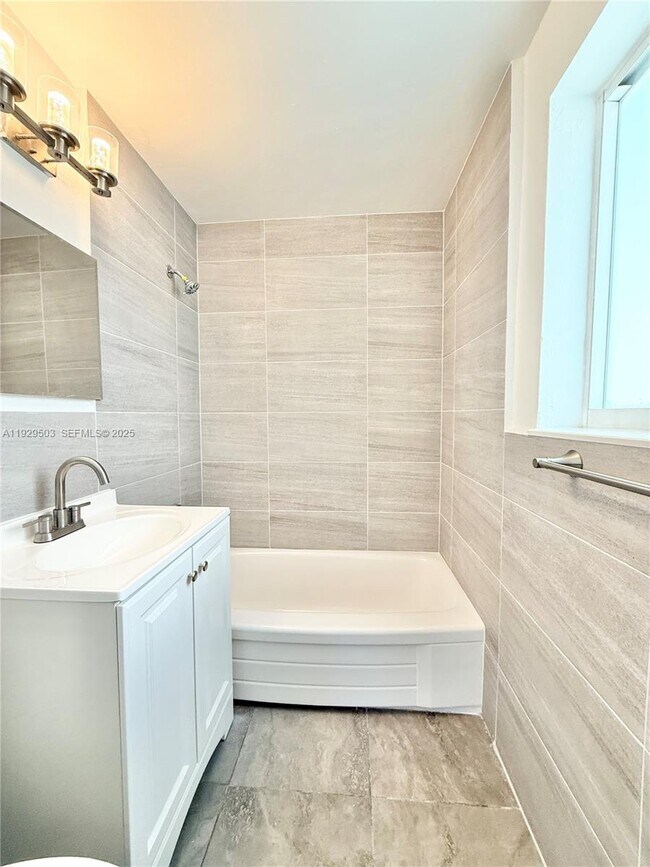 Building Photo - 212 Phoenetia Ave