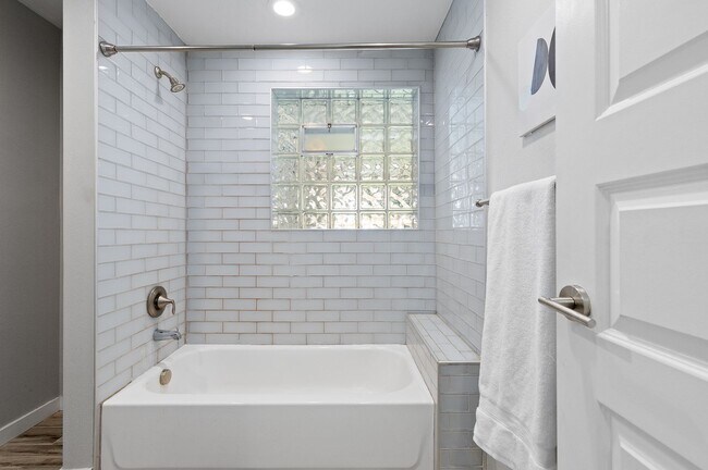 Building Photo - Recently Updated Home in Prime Sunnyside N...