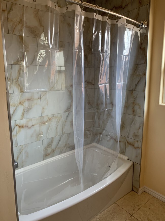 Hall Bath Shower - 6136 Cahuenga Blvd