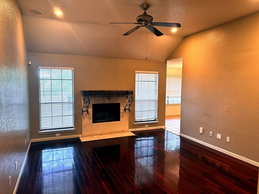 Building Photo - 1518 Chardonnay Dr