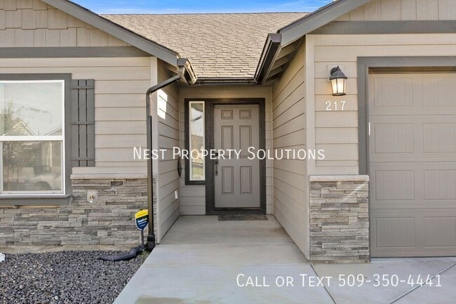 Building Photo - 217 Royal Palm Dr