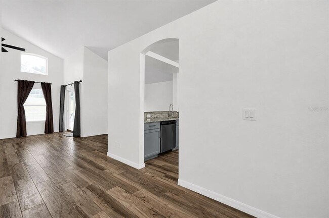 Building Photo - 204 Gleneagles Dr