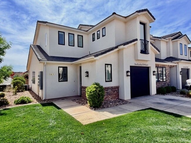Building Photo - Flexible lease options! Spacious Townhome in Washington