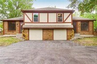 Building Photo - 1423 E Haven Ln