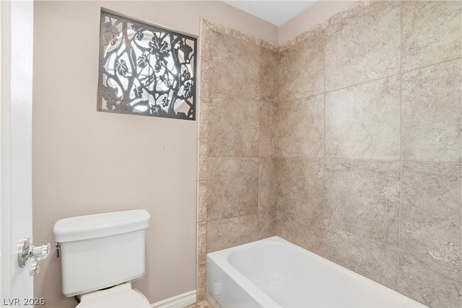Building Photo - 2870 Deerwood Ct