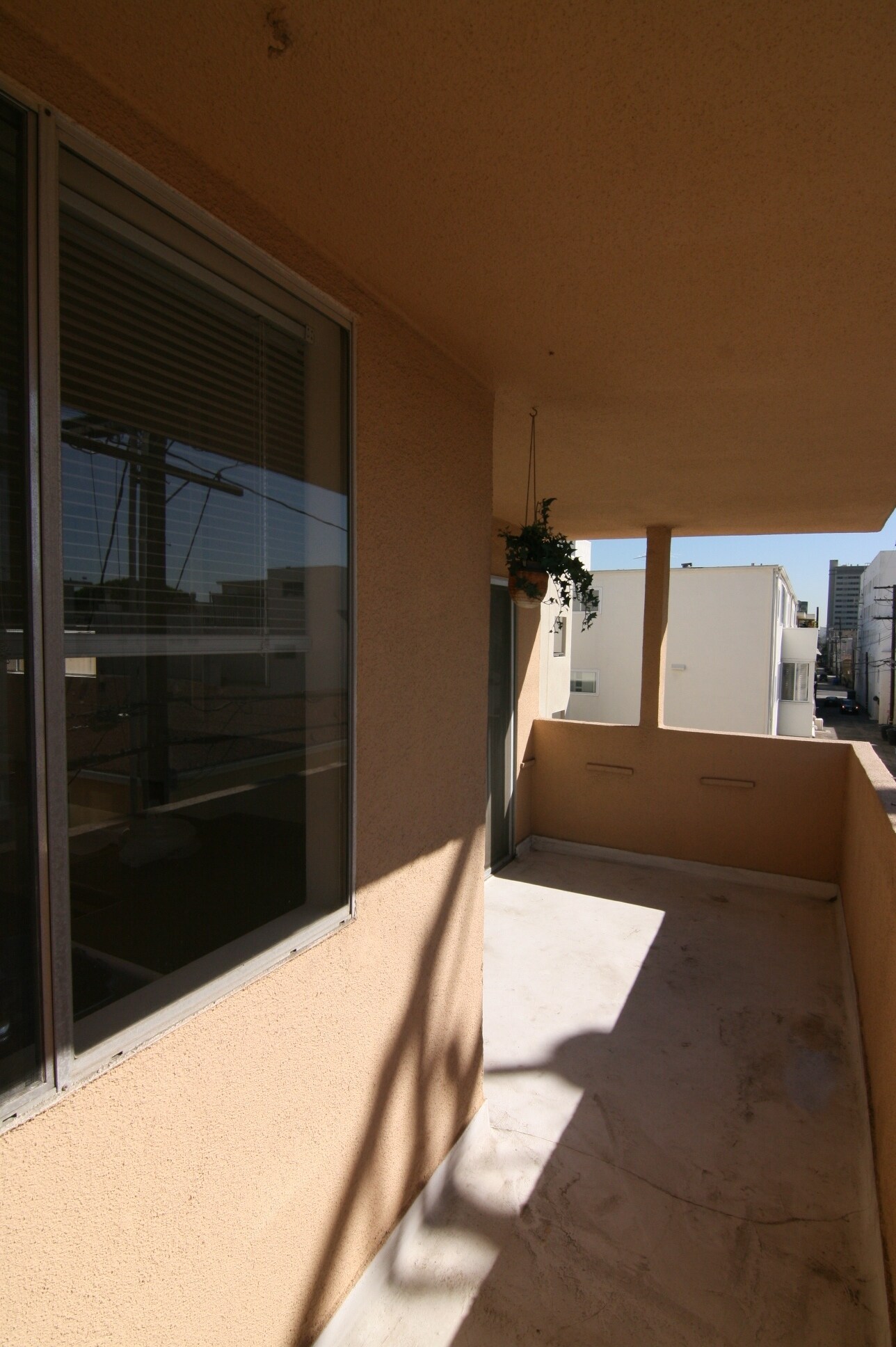 Building Photo - 918 3rd St