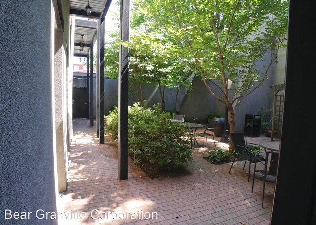 Building Photo - 118 W Marshall St