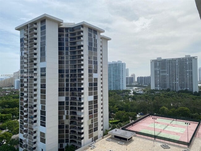 Building Photo - 18151 NE 31st Ct