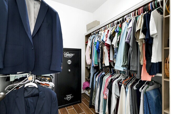 Building Photo - 29022 Pinnacle Ridge Dr