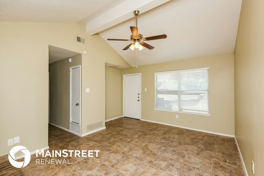 Building Photo - 6407 Woods Edge Dr