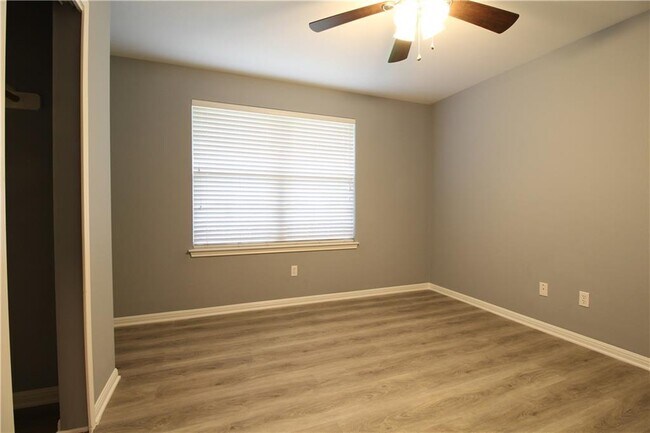 Building Photo - 11505 Oltons Bluff Cove