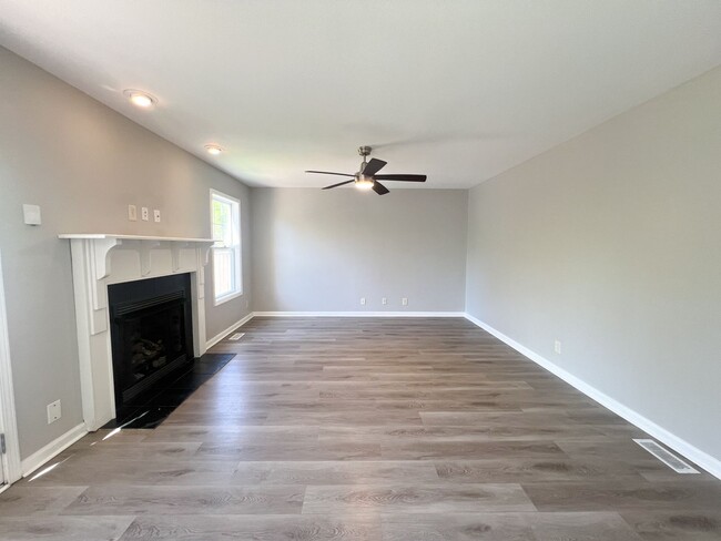 Building Photo - Beautiful 3-Bedroom Home with Bonus Room, ...